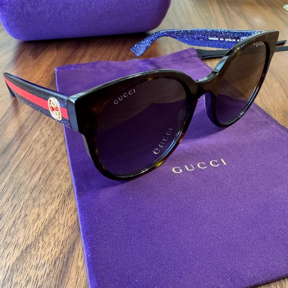 Gucci Tortoiseshell and Striped Sparkly Sunglasses - Picture 2 of 15